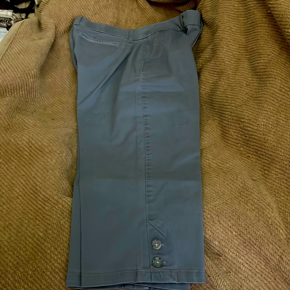 Croft & Barrow grey capris